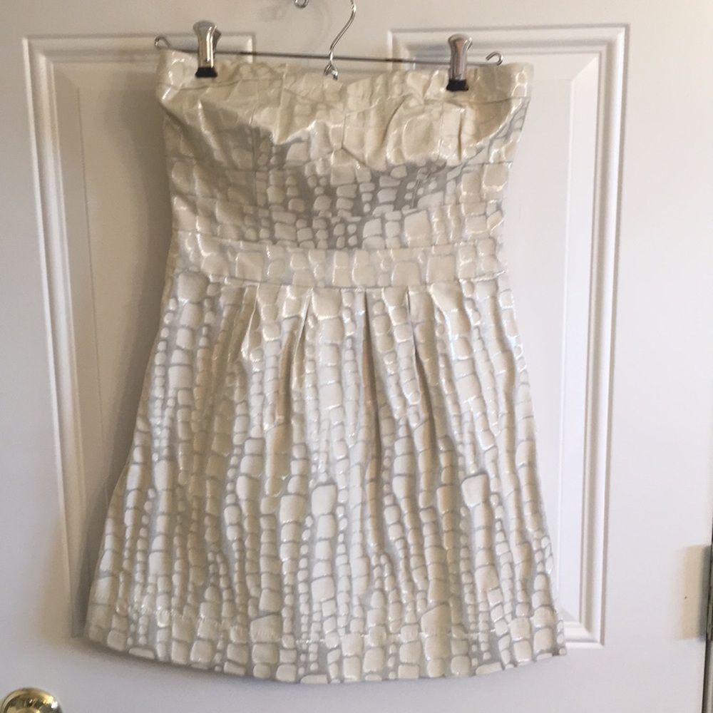 Strapless dress